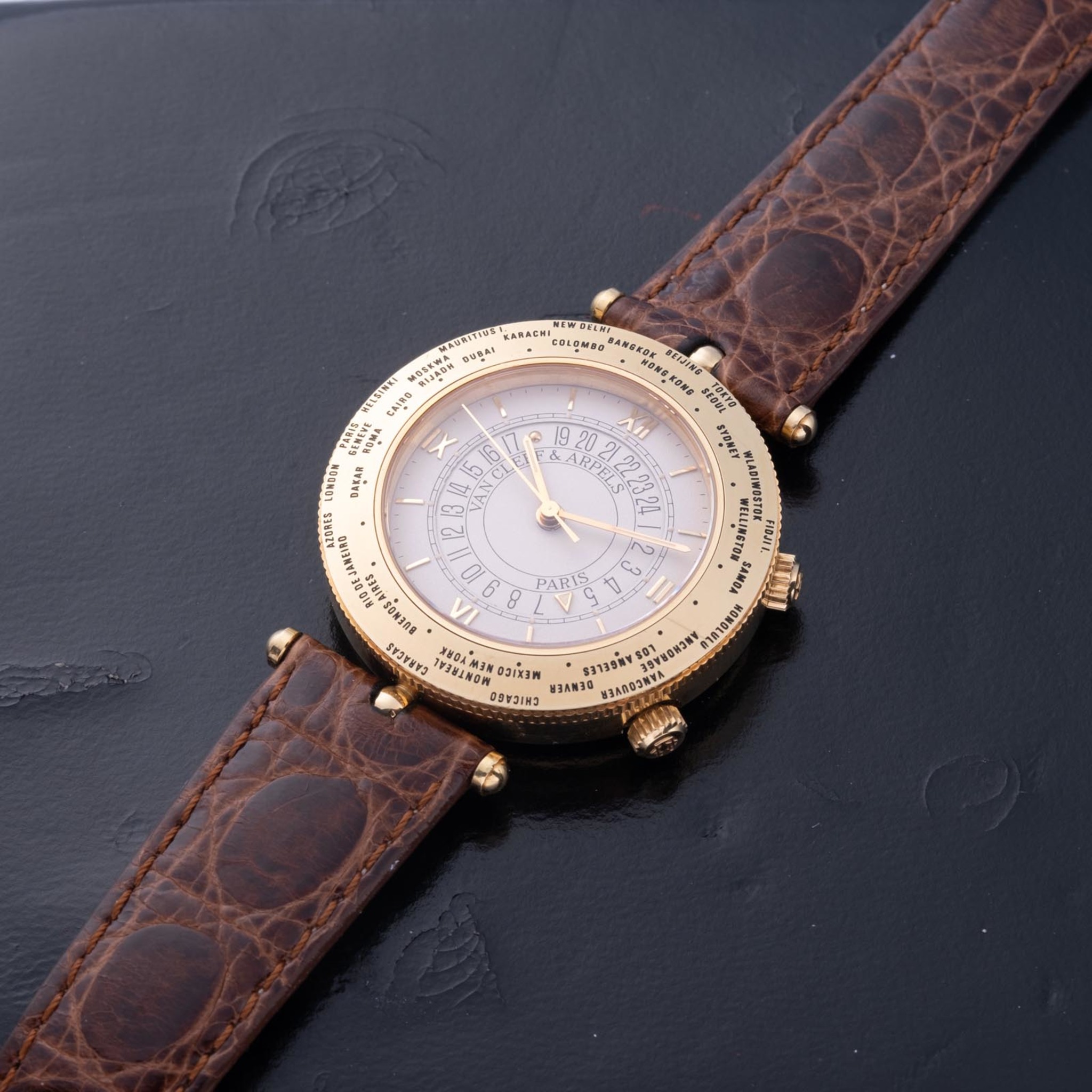 Van Cleef & Arpels Ref. 61221, centreseconds, alarm, World Time; limited edition of 398 pieces